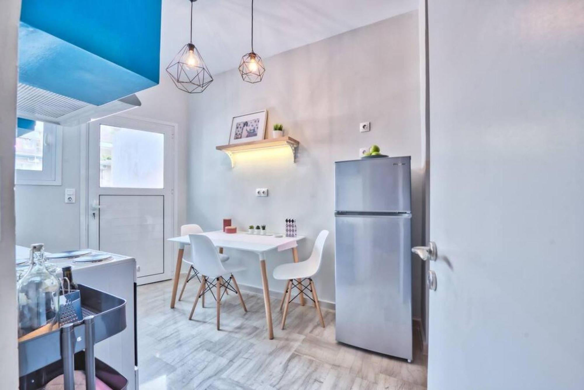 Muse A Dreamy And Fresh New Apartment Атина Екстериор снимка