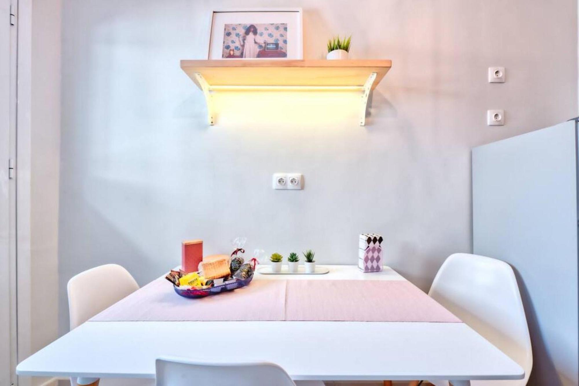 Muse A Dreamy And Fresh New Apartment Атина Екстериор снимка