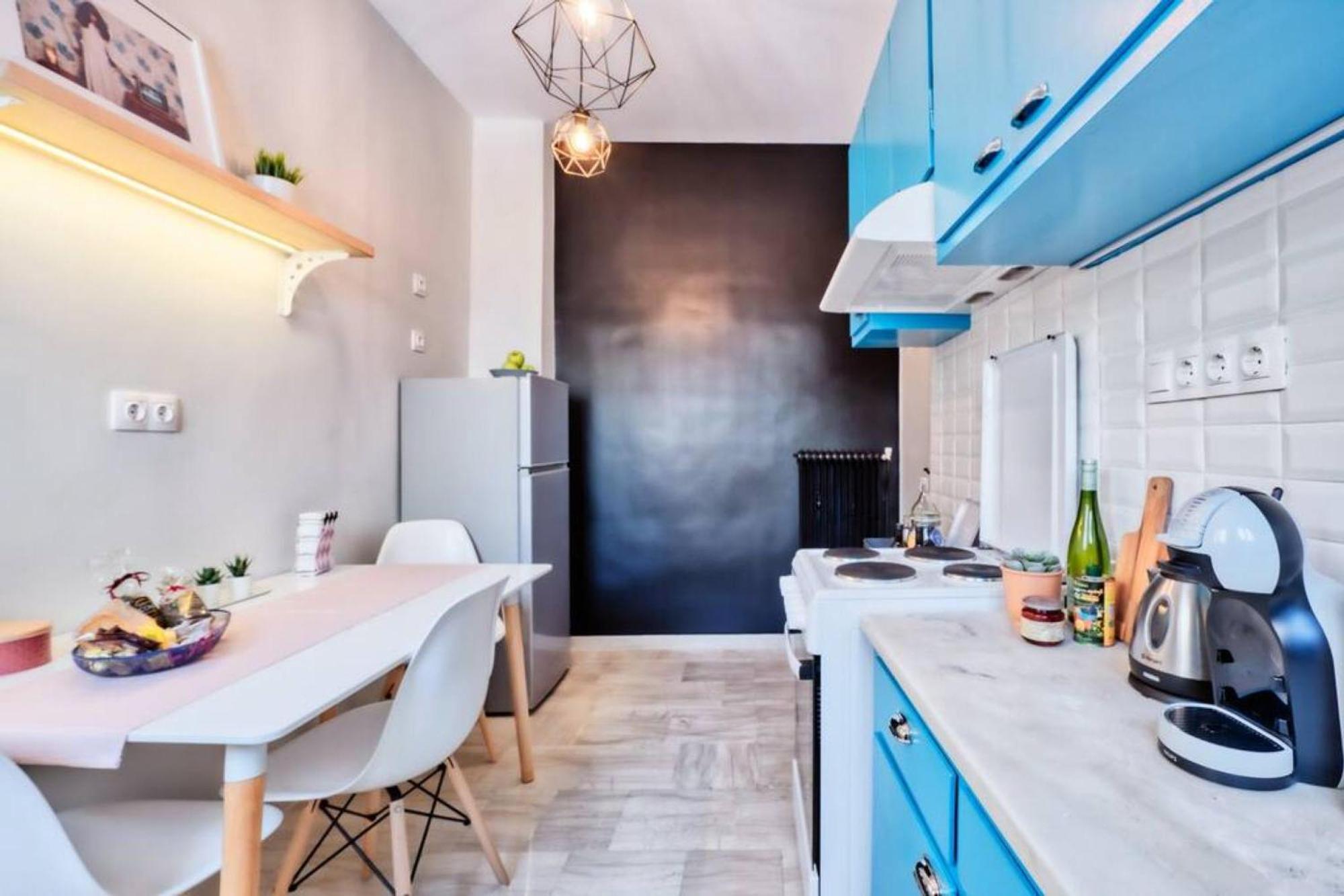Muse A Dreamy And Fresh New Apartment Атина Екстериор снимка