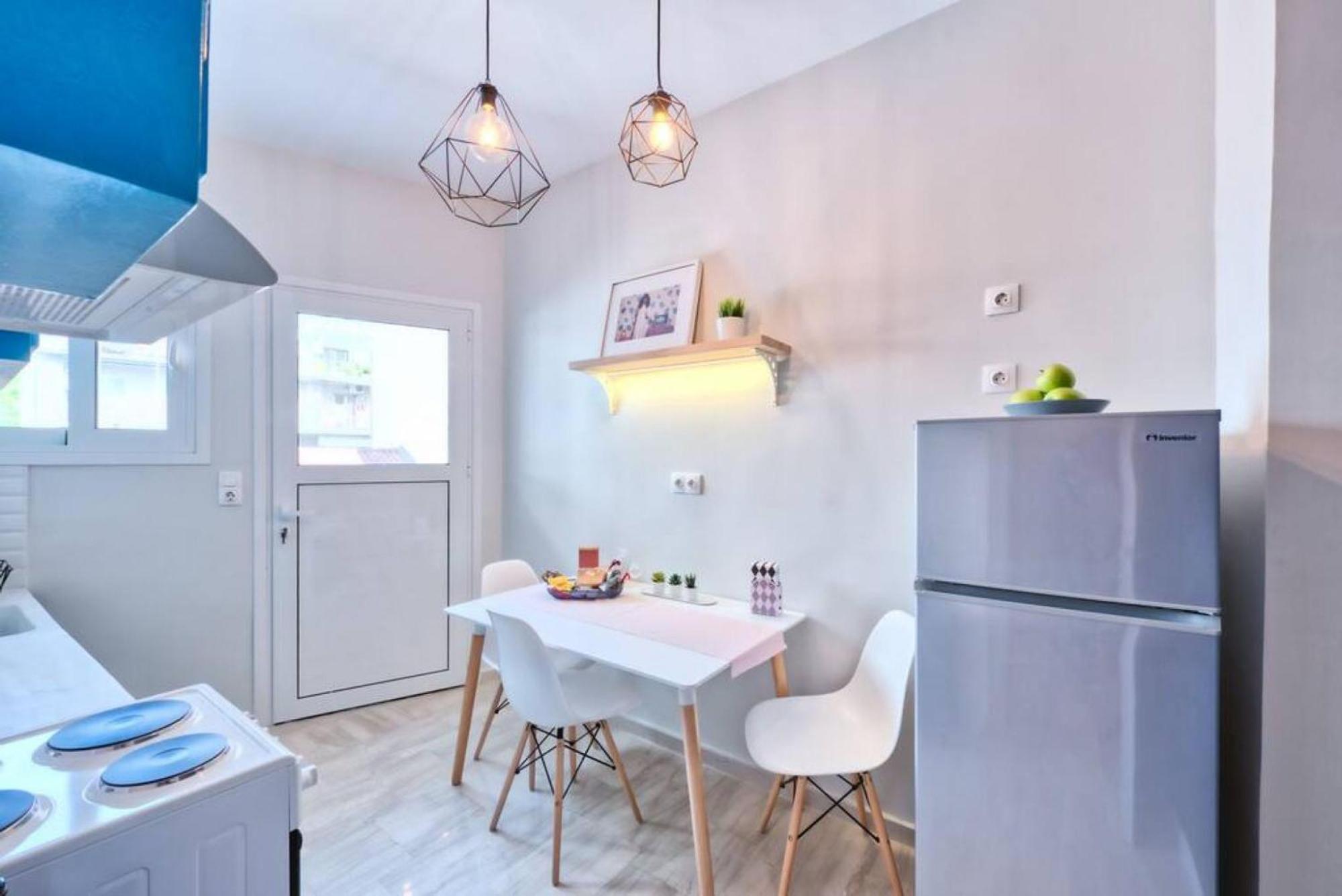 Muse A Dreamy And Fresh New Apartment Атина Екстериор снимка