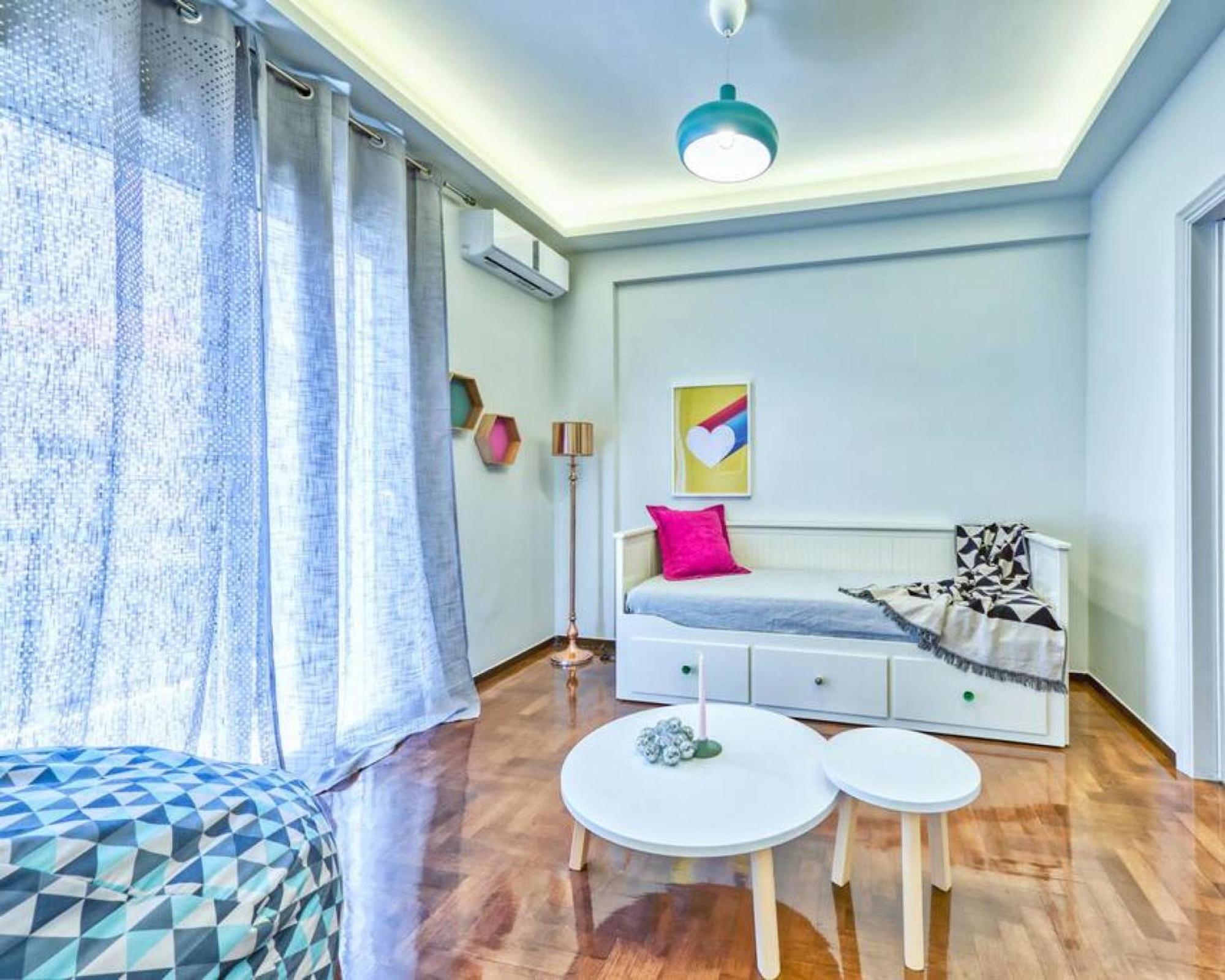 Muse A Dreamy And Fresh New Apartment Атина Екстериор снимка