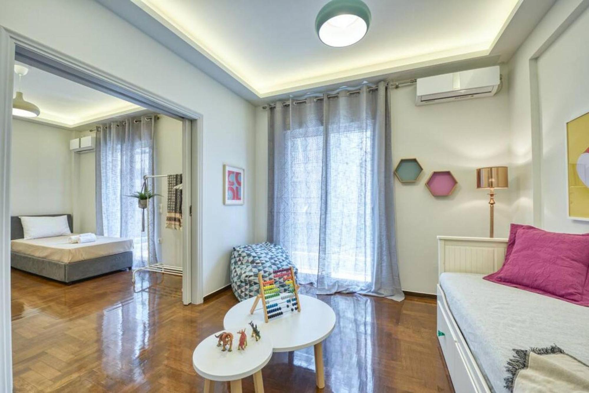 Muse A Dreamy And Fresh New Apartment Атина Екстериор снимка
